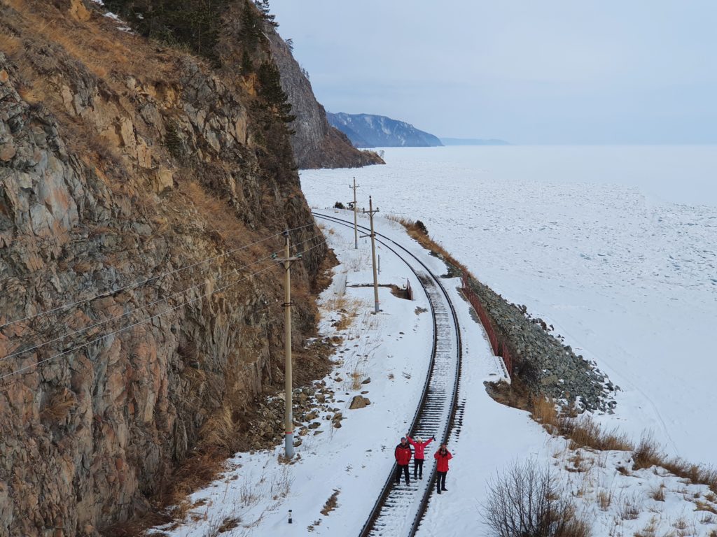 Кругобайкальская железная дорога зимой